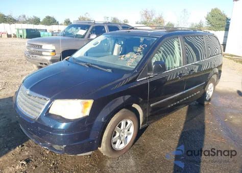 2010 Chrysler Town & Country Touring из США, поврежденный, VIN 2A4RR5D1XAR149773